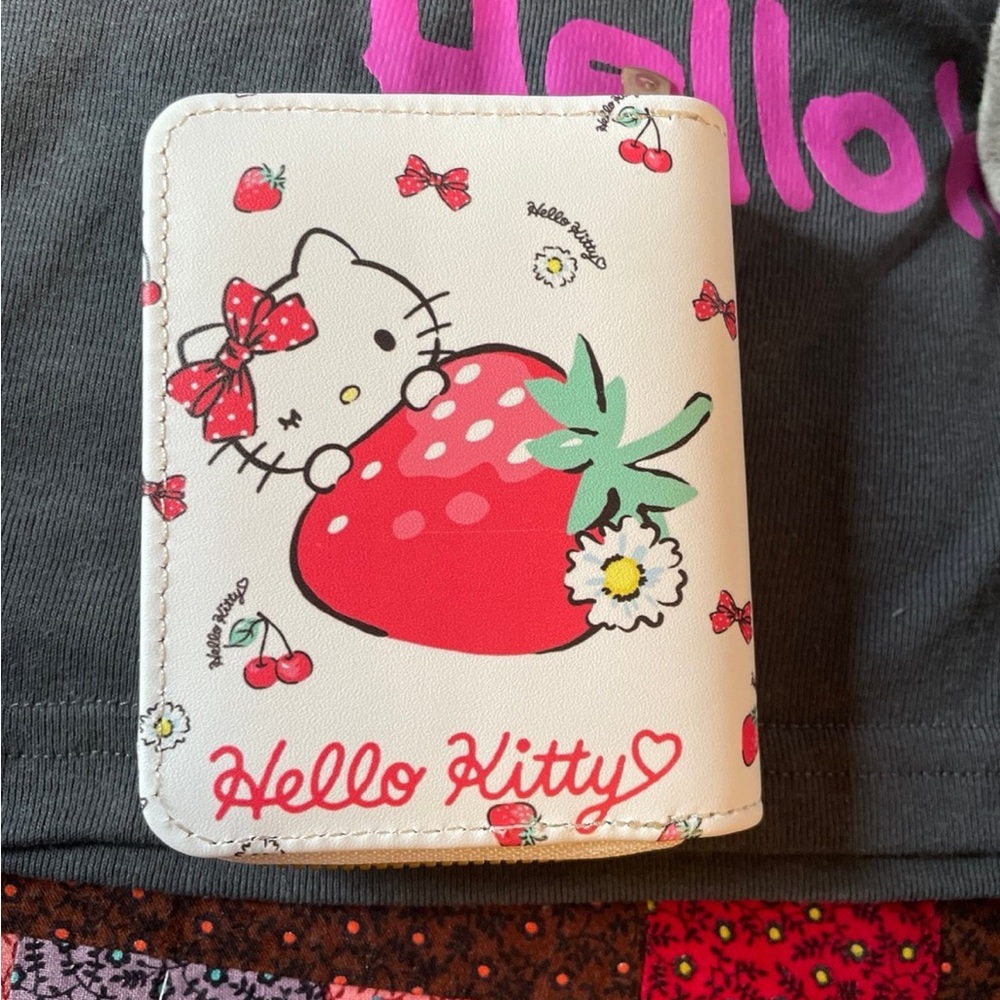Hello Kitty Bundle - Picture 3 of 5